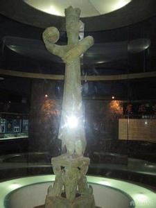 銅大立人像 銅大立人像