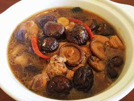 雞腿燉蘑菇 雞腿燉蘑菇