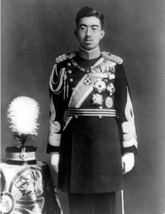 昭和天皇（1901年4月29日－1989年1月7日），本名裕仁。