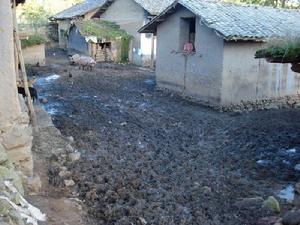 摸左哨下場村 摸左哨下場村