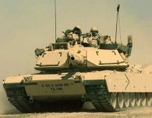 裝備貧鈾裝甲的美國M1A1“艾布拉姆斯”坦克