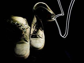 棄之敝屣 棄之敝屣