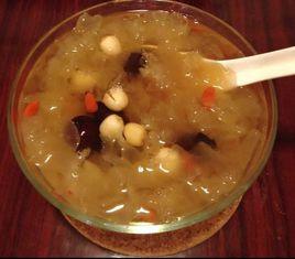 銀耳紅棗蓮子羹 銀耳紅棗蓮子羹