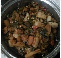 五花肉燉酸菜 五花肉燉酸菜