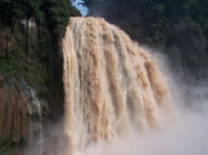 雲南堡瀑布 雲南堡瀑布