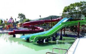 三麓潭水上樂園