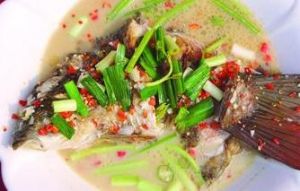 蒸竹筒草魚 蒸竹筒草魚