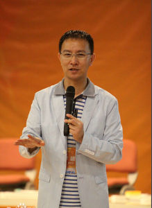 李峻[長沙大學原校長，黨委副書記]