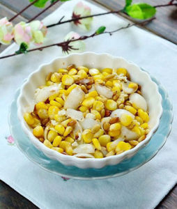 蛋黃松子炒玉米 蛋黃松子炒玉米