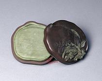 松花江石桃式硯