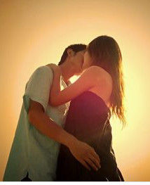 擁吻
