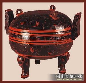 西漢雲紋漆鼎 西漢雲紋漆鼎