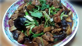 冬菇燜排骨 冬菇燜排骨