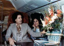 卡扎菲與妻子薩菲亞感情頗深