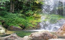 美麗的平樂橋亭六衝瀑布