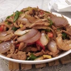 洋蔥炒雞肉絲 洋蔥炒雞肉絲