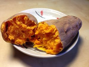 微波烤紅薯 微波烤紅薯