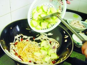 小瓜豆乾炒筍絲 小瓜豆乾炒筍絲