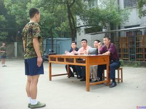 新兵向首長匯報