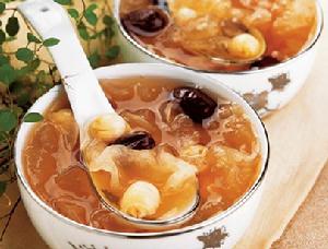 金絲蜜棗燉銀耳 金絲蜜棗燉銀耳