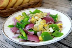 洋蔥青椒炒雞蛋 洋蔥青椒炒雞蛋