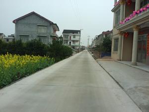 新修道路，乾淨整潔
