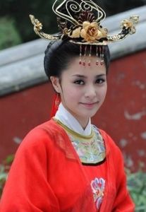 鍾欣桐飾謝瑤環