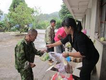 2012年9月底黎明鄉黨委政府到鄉敬老院開展慰問活動