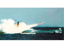 033G型潛艇發射反艦飛彈