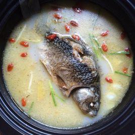 山藥枸杞鯽魚湯 山藥枸杞鯽魚湯