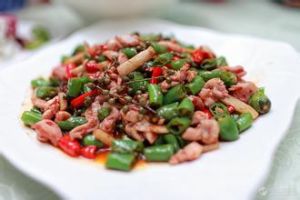 兔肉燒豌豆 兔肉燒豌豆