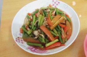 素炒蒜苗 素炒蒜苗