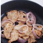 洋蔥煎雞肉片 洋蔥煎雞肉片