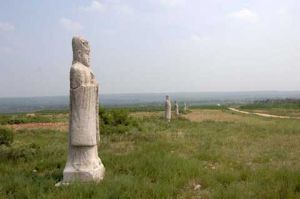 貞陵墓區石人像