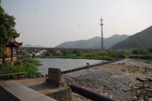 鐘山石堰 鐘山石堰