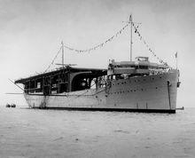 蘭利號被改裝為水上飛機母艦