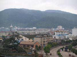 三家村[峨山縣雙江鎮登雲社區下轄村]