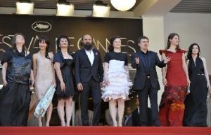 《山之外》演職人員 