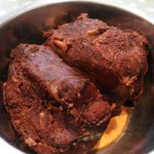 麻辣燈影牛肉絲