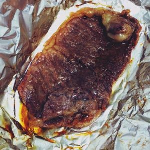 蜜汁烤牛排堡 蜜汁烤牛排堡