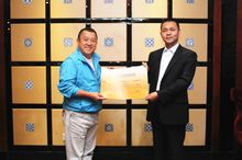 曾志偉簽約富軒門窗