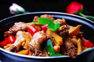 竹筍燜雞肉 竹筍燜雞肉