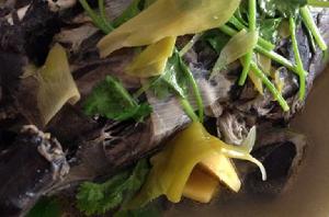 通菜滾烏雞湯 通菜滾烏雞湯