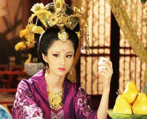 史上最勢利眼的皇后,痛打認親的窮爹,卻認有錢的土豪當乾爹! 史上最勢利眼的皇后,痛打認親的窮爹,卻認有錢的土豪當乾爹!