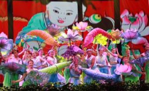 五蝦鬧鮎 五蝦鬧鮎