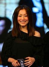 第七屆新秀歌唱大賽冠亞季軍（中，左，右）