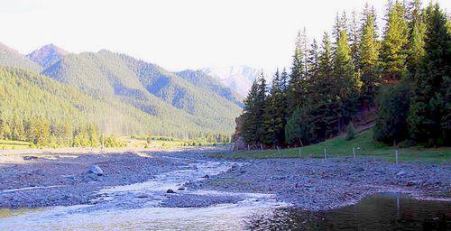 祁連山[青海省東北部與甘肅省西部邊境的山脈]