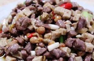 香芋炒肉丁 香芋炒肉丁