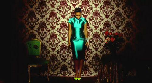 Girl On Fire[艾麗西亞&middot;凱斯演唱歌曲]