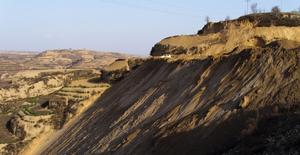 呂梁山西麓的黃土高原地形